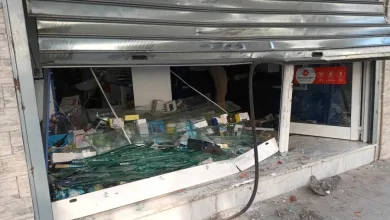 Θρασύτατη ληστεία στο κέντρο της Ελευσίνας σε κατάστημα ταχυμεταφοράς χρημάτων 5