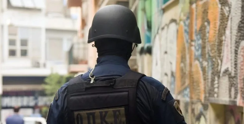 Κομματιάζουν την ΟΠΚΕ - "Φιλιππινέζα" και η μάχιμη αστυνόμευση 6 Κομματιάζουν την ΟΠΚΕ - "Φιλιππινέζα" και η μάχιμη αστυνόμευση 5