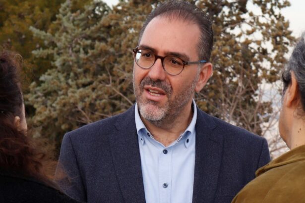 "Απαξιώνει κοινωνικές δομές του 1 εκατ. ευρώ, λόγω ολιγωρίας, η διοίκηση Βαγγέλη Ντηνιακoύ" 15