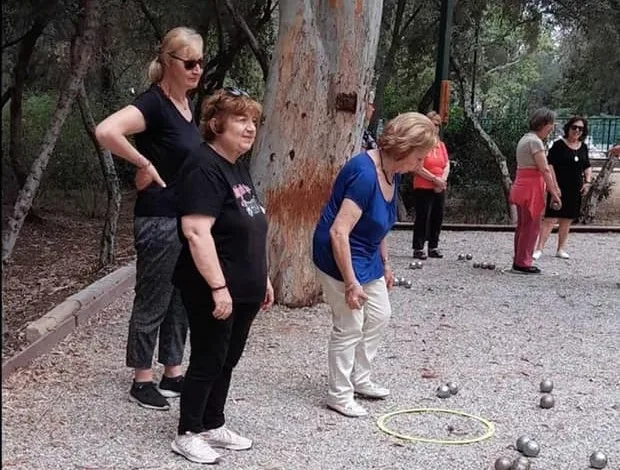 Παίξε πετάνκ στο Μπαρουτάδικο 2 Παίξε πετάνκ στο Μπαρουτάδικο 1
