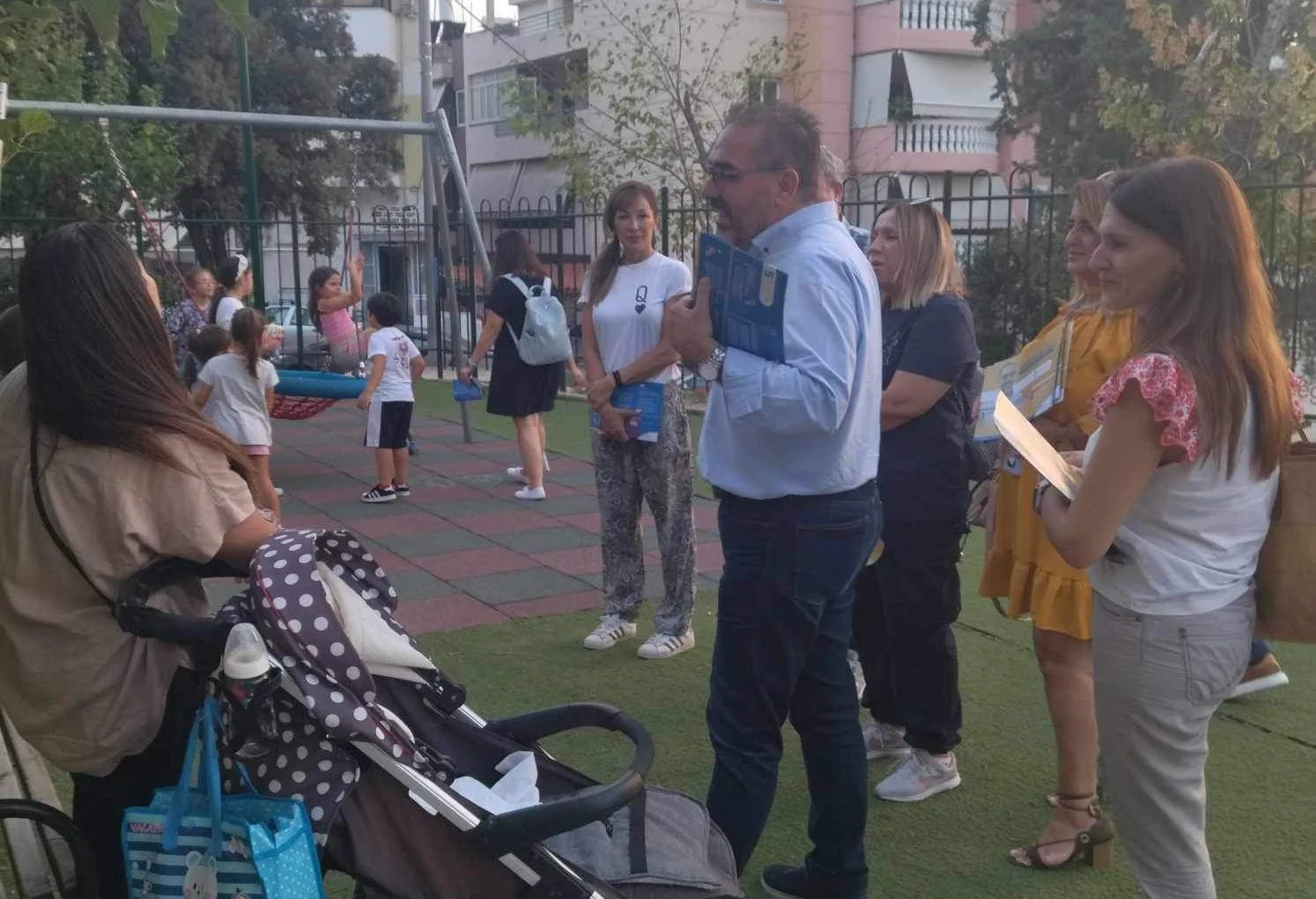 Κύμα το "Ώρα Χαϊδάρι"… με Πανόπουλο, Τσατσαμπά, Νικολάου, Λυμπέρη 12 Κύμα το "Ώρα Χαϊδάρι"… με Πανόπουλο, Τσατσαμπά, Νικολάου, Λυμπέρη 11