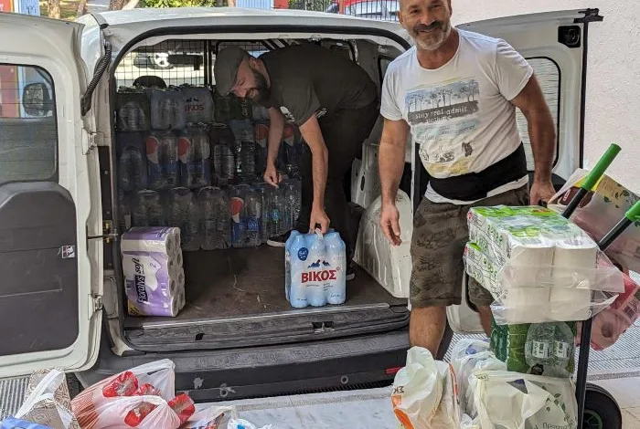 Η Ένωση Γονέων Χαϊδαρίου στο πλευρό των πλημμυροπαθών 2 Η Ένωση Γονέων Χαϊδαρίου στο πλευρό των πλημμυροπαθών 1