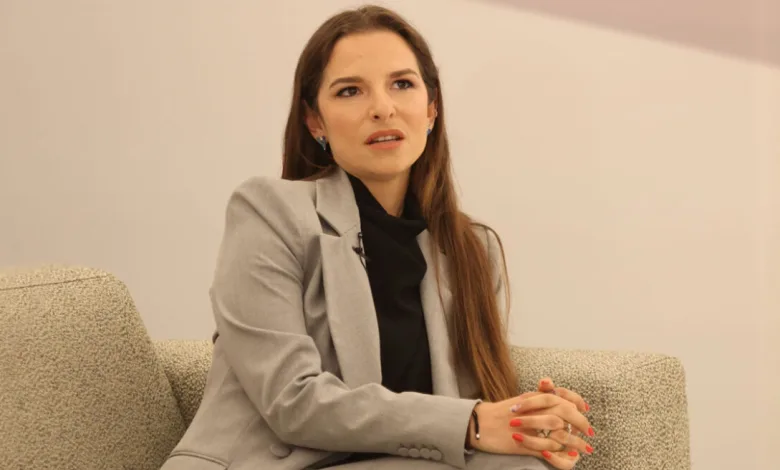 Εριέττα Κούρκουλου Λάτση: Αν είχα σκάσει εγώ με δυο αυτοκίνητα ασφαλείας από πίσω, θα μας απαγορευόταν η είσοδος; 2 Εριέττα Κούρκουλου Λάτση: Αν είχα σκάσει εγώ με δυο αυτοκίνητα ασφαλείας από πίσω, θα μας απαγορευόταν η είσοδος; 1