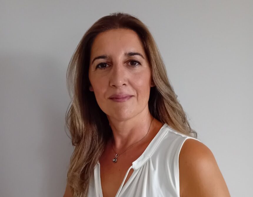 4 χρόνια αντί να είναι δίπλα μας στα σχολεία, στεκόταν απέναντι 1