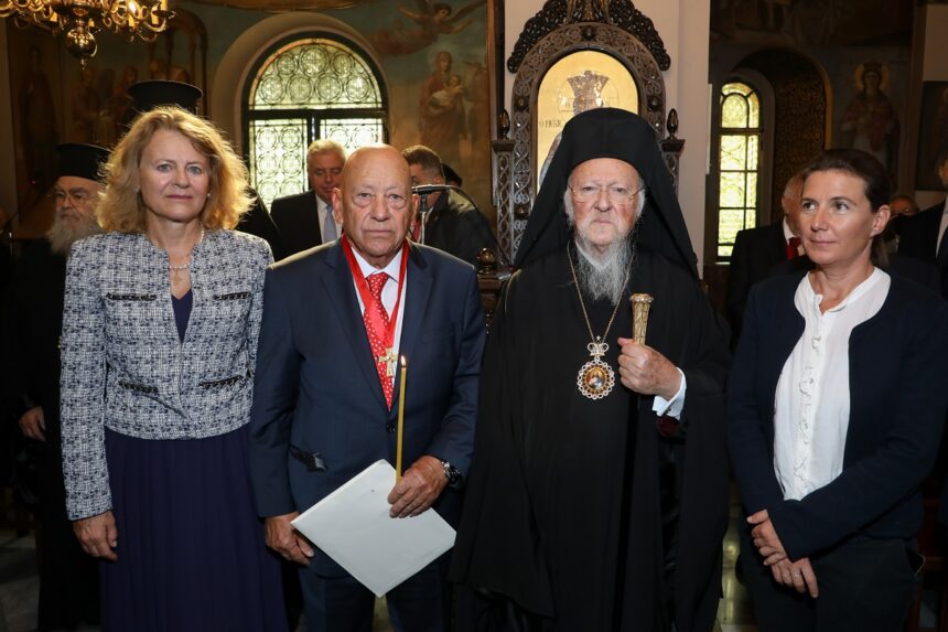 Χειροθετήθηκε άρχοντας του Οικουμενικού Πατριαρχείου ο Γιώργος Προκοπίου 2 Χειροθετήθηκε άρχοντας του Οικουμενικού Πατριαρχείου ο Γιώργος Προκοπίου 1