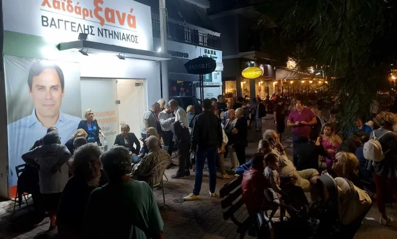 Χαϊδάρι: Αγωνία στα εκλογικά κέντρα των υποψηφίων, μικρές οι διαφορές στα πρώτα αποτελέσματα 2 Χαϊδάρι: Αγωνία στα εκλογικά κέντρα των υποψηφίων, μικρές οι διαφορές στα πρώτα αποτελέσματα 1