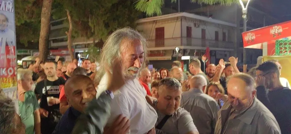 Το γλέντι στο κιόσκι της Λαϊκής Συσπείρωσης καλά κρατεί - Συμμετοχή πολιτών από διάφορους πολιτικούς χώρους 13