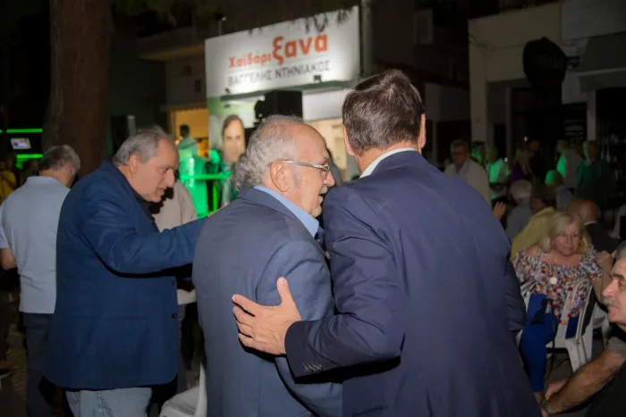 "Σας καλώ να περπατήσουμε μαζί τον δρόμο της ανάπτυξης και της προοπτικής για την πόλη μας" 12 "Σας καλώ να περπατήσουμε μαζί τον δρόμο της ανάπτυξης και της προοπτικής για την πόλη μας" 11