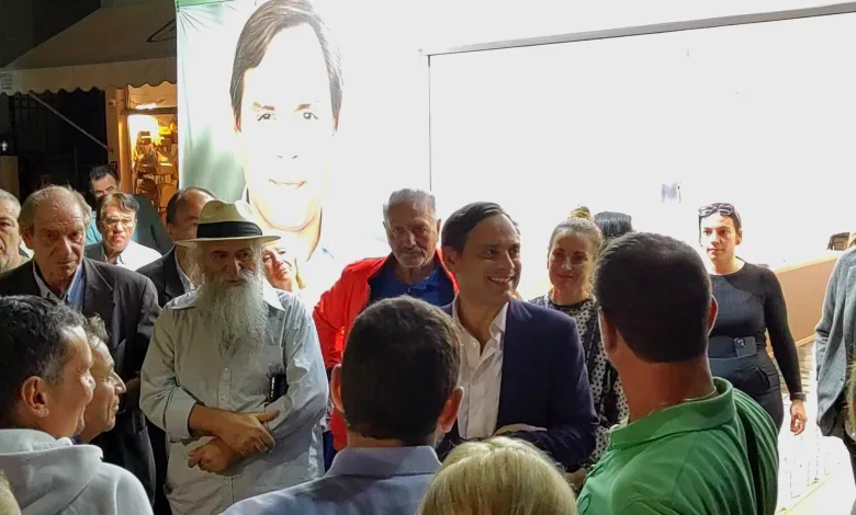 "Παραδίδουμε μία πόλη που έχει προχωρήσει. Εύχομαι να μην έλθει καταστροφή" 2 "Παραδίδουμε μία πόλη που έχει προχωρήσει. Εύχομαι να μην έλθει καταστροφή" 1