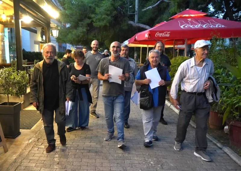 Η Λαϊκή Συσπείρωση καθαρίζει το προεκλογικό υλικό της 4 Η Λαϊκή Συσπείρωση καθαρίζει το προεκλογικό υλικό της 3