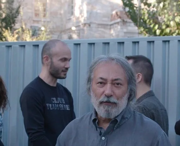 "Αφήνουμε πίσω το δήμαρχο της μιζέριας και προχωράμε μπροστά" - Βίντεο 2 "Αφήνουμε πίσω το δήμαρχο της μιζέριας και προχωράμε μπροστά" - Βίντεο 1