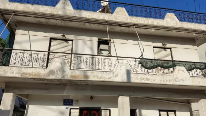 Αιγάλεω: Διαμαρτυρία για την έξωση οικογένειας 2 Αιγάλεω: Διαμαρτυρία για την έξωση οικογένειας 1