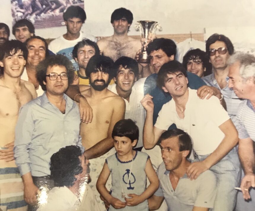 Ο Λευτέρης Καπετανάκης και οι συνεργάτες του στο πλευρό του Βαγγέλη Ντηνιακού 1