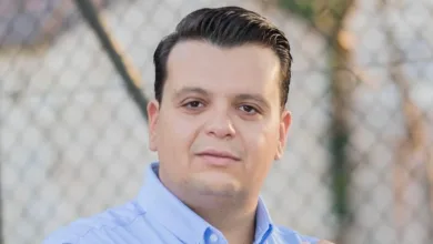 Η παράδοση της πόλης στο κόμμα και η ανεξάρτητη υποψηφιότητα 13