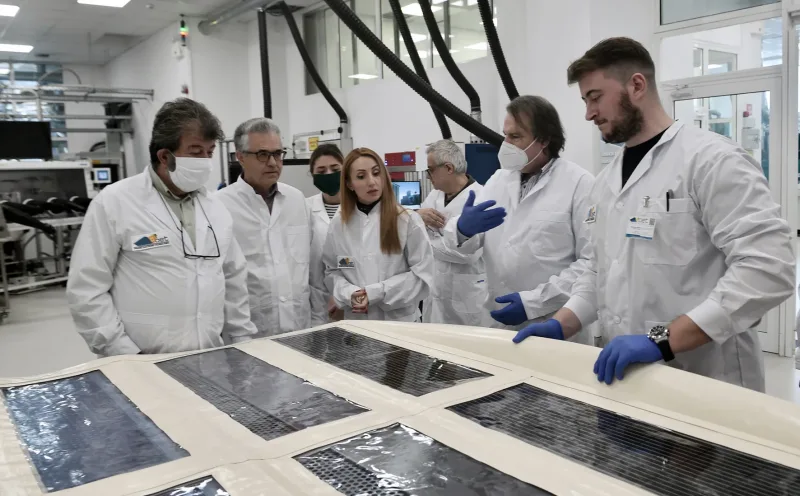 Εύκαμπτα φωτοβολταϊκά 3ης γενιάς: Στην Ελλάδα το πρώτο εργοστάσιο παραγωγής 6 Εύκαμπτα φωτοβολταϊκά 3ης γενιάς: Στην Ελλάδα το πρώτο εργοστάσιο παραγωγής 5