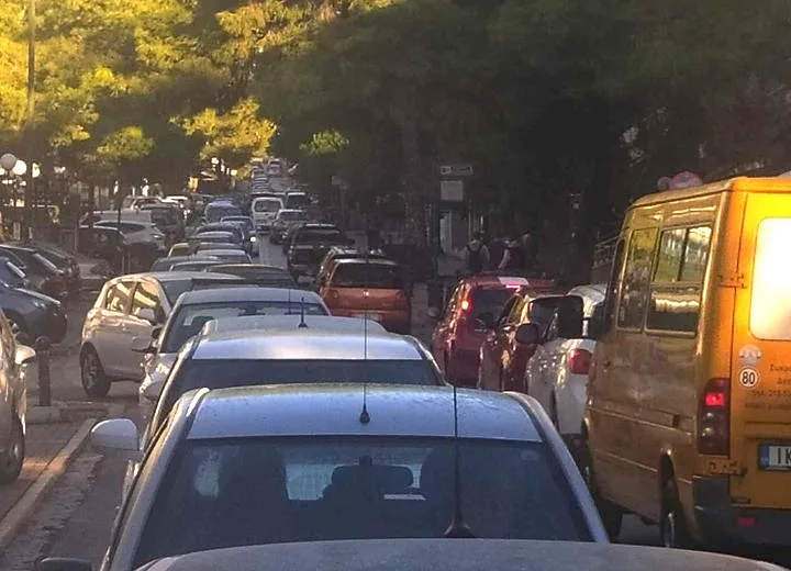 "Παγιδευμένοι σαν τα ποντίκια!" 1