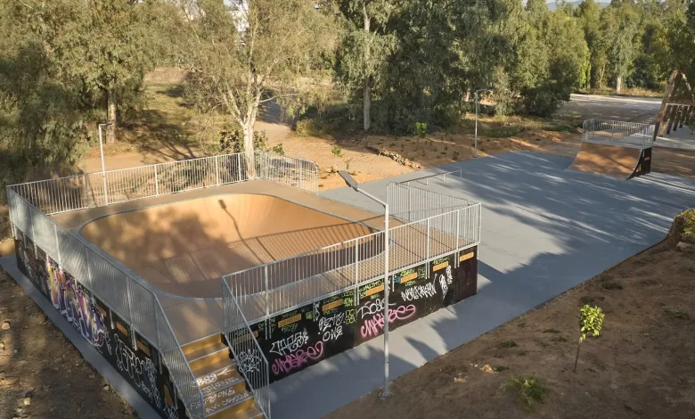 Το υπέροχο μεγάλο bowl του νέου skatepark της Ελευσίνας 2 Το υπέροχο μεγάλο bowl του νέου skatepark της Ελευσίνας 1