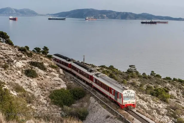 γραμμή προαστιακού στο Θριάσιο