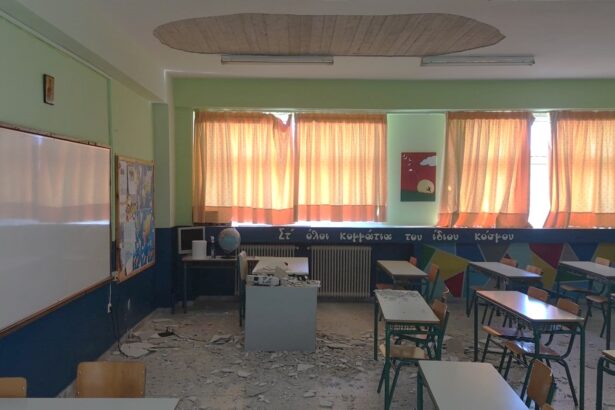 Αιγάλεω: Κατέρρευσε οροφή σε σχολική τάξη – Από θαύμα γλίτωσαν μαθητές και εκπαιδευτικοί 31