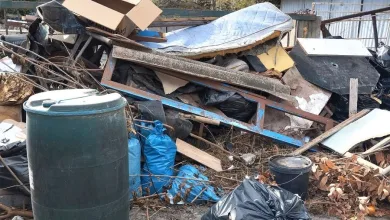 Ο βρομιάρης βολεύτηκε, η γειτονιά στα κάγκελα 61