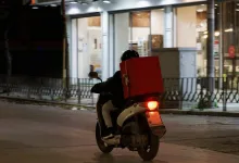 Τον τρόμο έζησαν ντελιβεράδες σε Αιγάλεω και Αγία Βαρβάρα 30