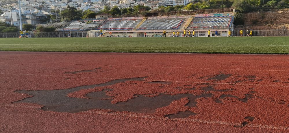 "Τα γήπεδα έχουν διαλυθεί και φως δεν βλέπουμε" 6 "Τα γήπεδα έχουν διαλυθεί και φως δεν βλέπουμε" 5