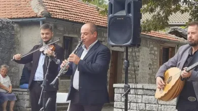 Ο Αλέξανδρος Αρκαδόπουλος τιμά τον δάσκαλό του Γρηγόρη Καψάλη στον Ελαφότοπο - Βίντεο 8