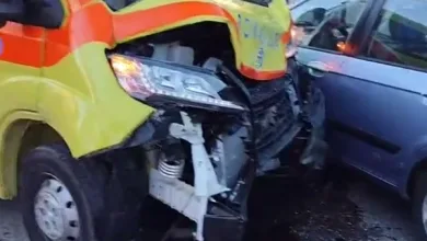 Ιερά Οδός: Σοβαρό τροχαίο με ασθενοφόρο και τραυματισμοί - Βίντεο 16