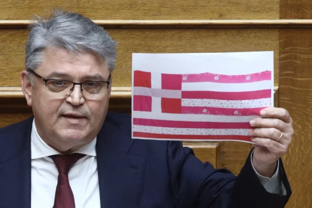 Συζήτηση για τον προϋπολογισμό: Έξαλλος ο Δ. Νατσιός με τη σημαία της Γεωργίας Λαλέ 37