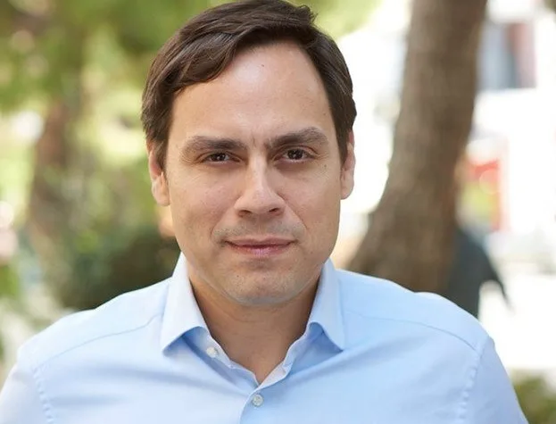 Στο σαλόνι του Β. Ντηνιακού | "Στολίσαμε και φέτος. Καλά Χριστούγεννα σε όλους!" 2 Στο σαλόνι του Β. Ντηνιακού | "Στολίσαμε και φέτος. Καλά Χριστούγεννα σε όλους!" 1