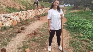 Η καλή είδηση της ημέρας: Δυο νέα παιδιά αντικαθιστούν τα ξερά δεντράκια της δενδροφύτευσης 11