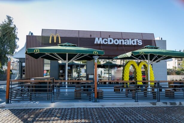 Εστιατόριο McDonald’s στο Χαϊδάρι 19