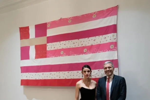 Με παρέμβαση Γεραπετρίτη αποσύρεται η σημαία της Γεωργίας Λαλέ από το Προξενείο της Νέας Υόρκης 3