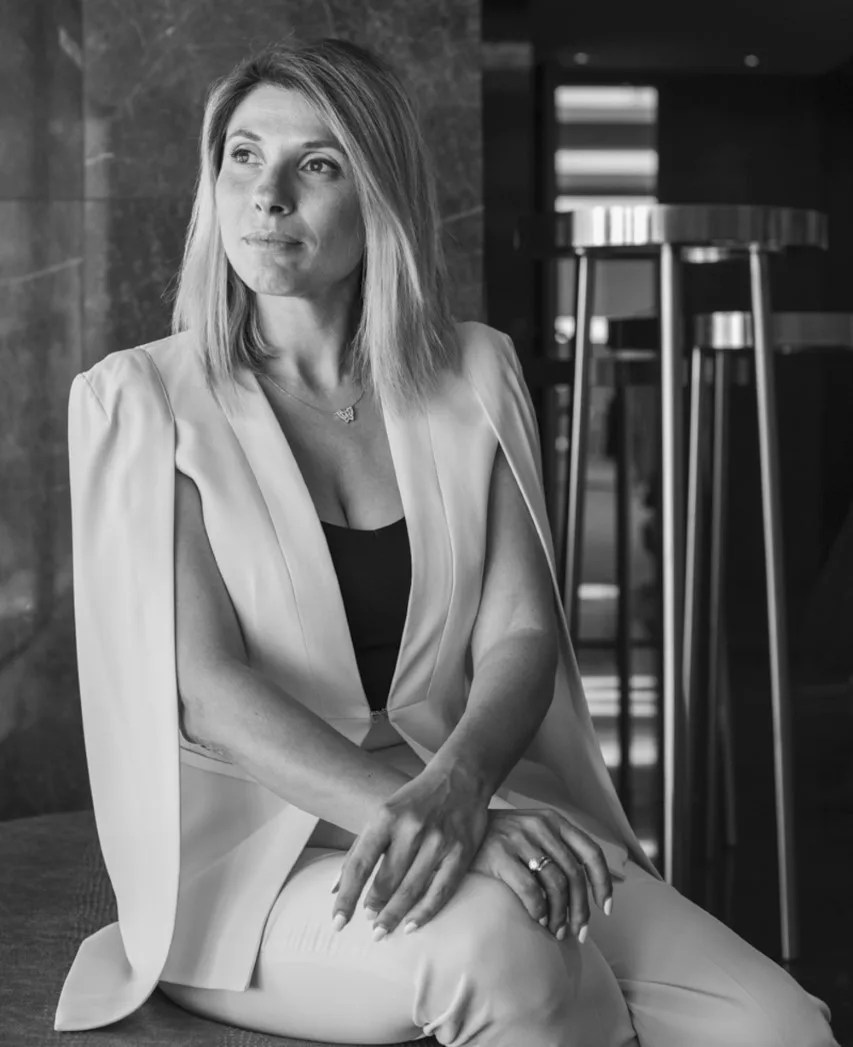 Άγιοι Θεόδωροι, Isla Brown Corinthia: Το βραβευμένο πεντάστερο που θέλει να μοιάζει με βότσαλο 8