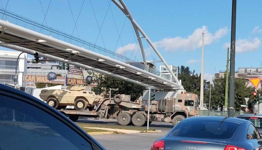 Τεράστιο κομβόι Guardian στη Λεωφόρο Αθηνών 2 Τεράστιο κομβόι Guardian στη Λεωφόρο Αθηνών 1