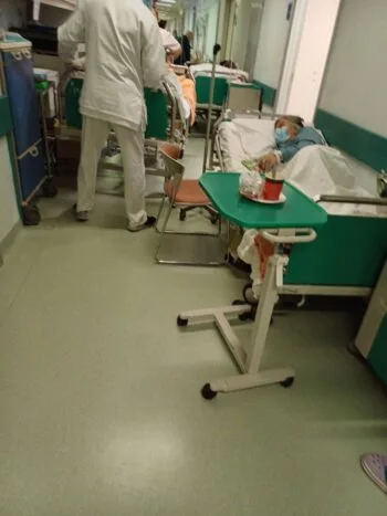 Νοσοκομείο "Αττικόν": Γιατί γέμισε πάλι με ράντζα 4 Νοσοκομείο "Αττικόν": Γιατί γέμισε πάλι με ράντζα 3