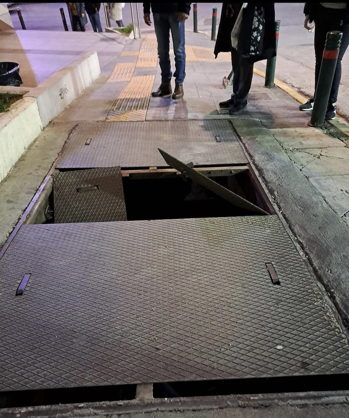 Απίστευτη περιπέτεια για 76χρονη έξω από τον σταθμό Αγία Μαρίνα 4 Απίστευτη περιπέτεια για 76χρονη έξω από τον σταθμό Αγία Μαρίνα 3