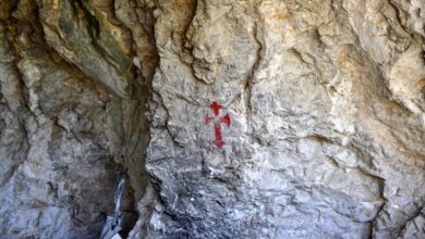 Όρος Αιγάλεω: Το σπήλαιο του γέροντα Αιμιλιανού, ηγούμενου της Μονής Σίμωνος Πέτρας 54
