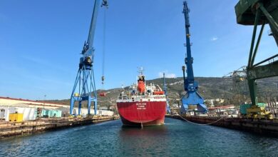 Μεγάλη μέρα για τα Ναυπηγεία Σκαραμαγκά - Μπήκε σήμερα το πρώτο πλοίο για επισκευές 35