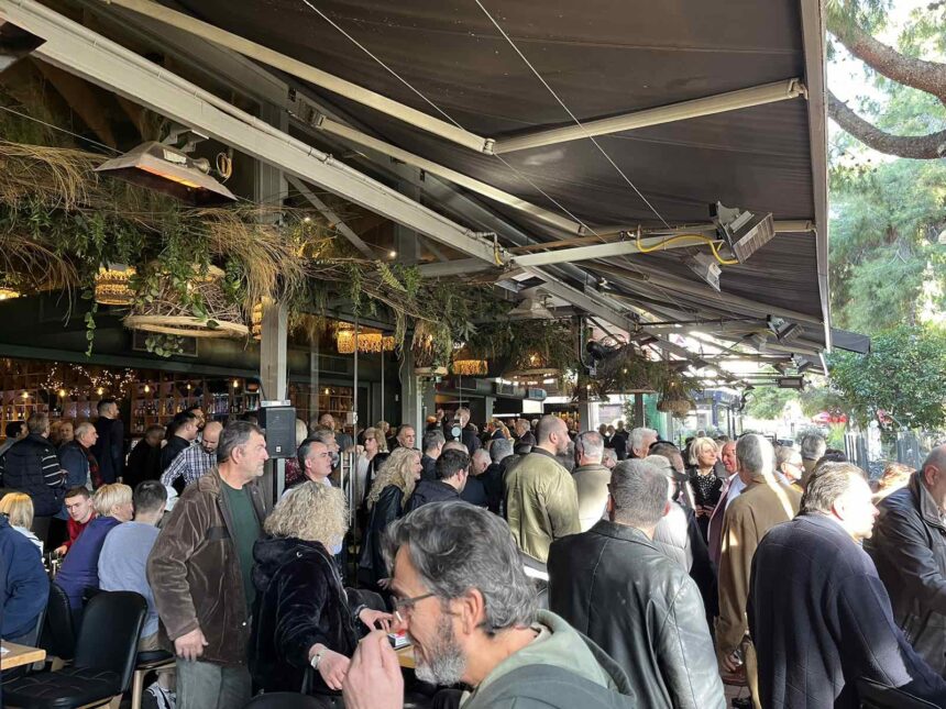 Λαός στην Καραϊσκάκη για Μητσοτάκη 2 Λαός στην Καραϊσκάκη για Μητσοτάκη 1