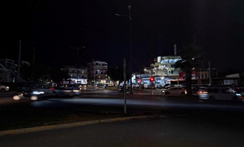 Πολύ σοβαρό πρόβλημα ασφάλειας στη διασταύρωση Λ. Αθηνών - Στρ. Καραϊσκάκη 2 Πολύ σοβαρό πρόβλημα ασφάλειας στη διασταύρωση Λ. Αθηνών - Στρ. Καραϊσκάκη 1