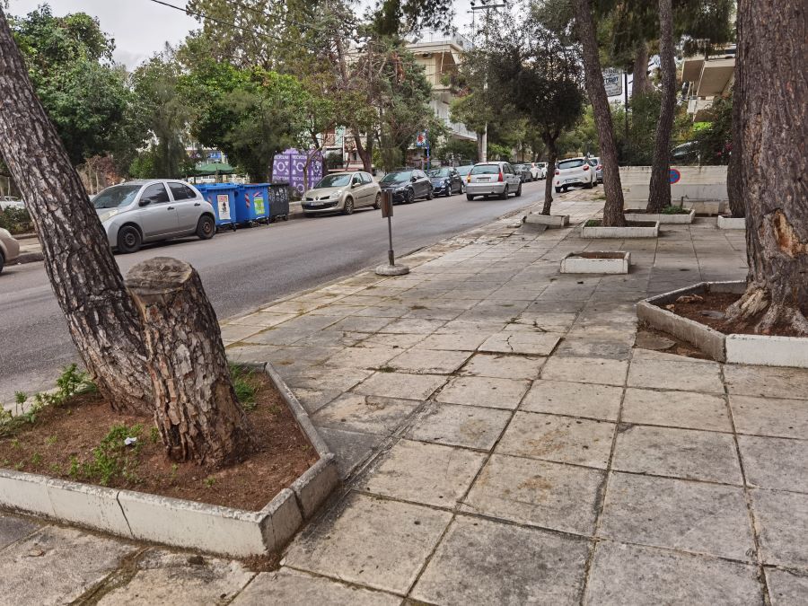 Γυναίκα έπεσε και έσπασε τον ώμο της σε πεζοδρόμιο 4 Γυναίκα έπεσε και έσπασε τον ώμο της σε πεζοδρόμιο 3