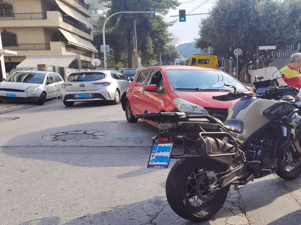 Χαϊδάρι: Τροχαίο με δύο τραυματίες στην οδό Κύπρου, το απόγευμα της Κυριακής 3