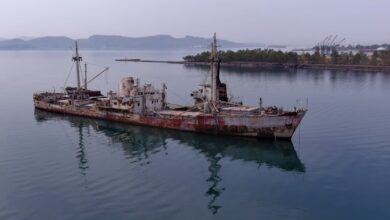 Σαν πλοίο που ναυάγησε… - Το εφοπλιστικό όνειρο του Σταμάτη Κόκοτα σκουριάζει στην Παραλία Ασπροπύργου 12