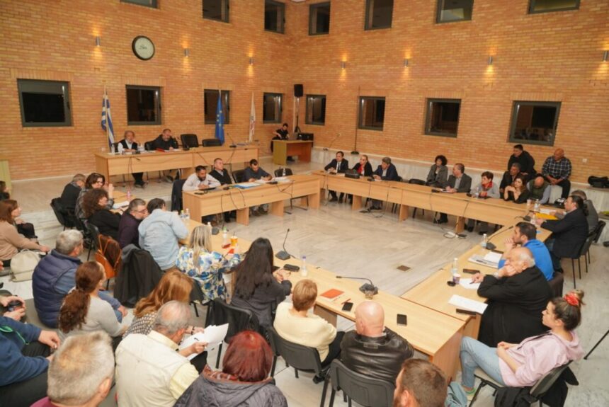 "Η πόλη έχει φωνή, διεκδικεί αυτό που της ανήκει" - Συγκέντρωση στις 21 Απριλίου - Η ομιλία του Μιχάλη Σελέκου 1