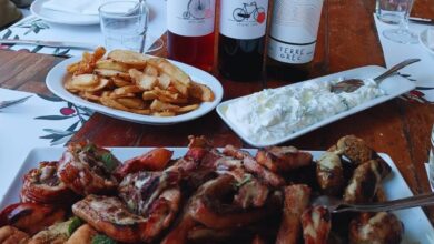 Εστιατόριο Γιορτή: Την Τσικνοπέμπτη meating με... 2