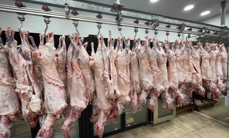 Κρεοπωλείο Μαρούγκας: Αρνάκι και Κατσικάκι με σφραγίδα παράδοσης και ποιότητας 2 Κρεοπωλείο Μαρούγκας: Αρνάκι και Κατσικάκι με σφραγίδα παράδοσης και ποιότητας 1