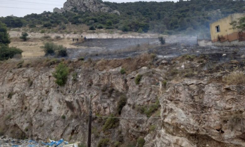 Συναγερμός για πυρκαγιά στους πρόποδες του Ποικίλου - Πτήση ελικοπτέρου 2 Συναγερμός για πυρκαγιά στους πρόποδες του Ποικίλου - Πτήση ελικοπτέρου 1