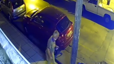 "Βανδάλισαν αυτοκίνητα σε κεντρικό δρόμο στο Χαϊδάρι" 15