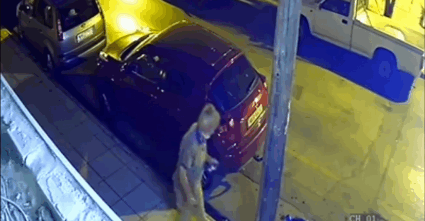 "Βανδάλισαν αυτοκίνητα σε κεντρικό δρόμο στο Χαϊδάρι" 1